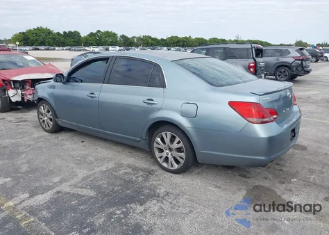 2008 Toyota Avalon Touring z USA, uszkodzony, nr VIN 4T1BK36B18U295591